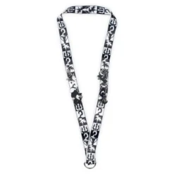 Disney Villains Lanyard And Pins Set